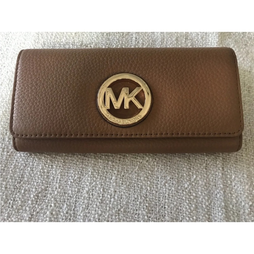 MICHAEL KORS PEBBLED LEATHER FULTON FLAP CONTINENTAL WALLET, New, Luggage Color